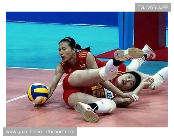 女排自由人飞身救球太拼,尽显巾帼风采 女排自由人飞身救球太拼,尽显巾帼风采