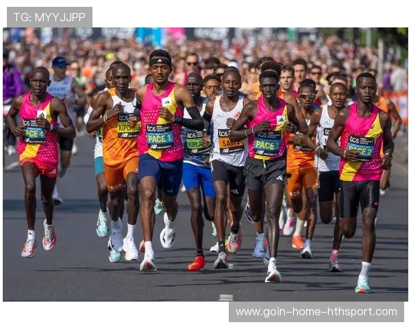 伦敦马拉松迎来迎来新纪录选手,现场气氛空前高涨,伦敦马拉松2021视频 伦敦马拉松迎来迎来新纪录选手,现场气氛空前高涨,伦敦马拉松2021视频