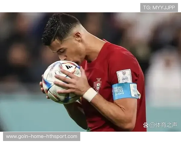 哥本哈根后卫头球解围，挽救失球危机，演绎球场英勇时刻