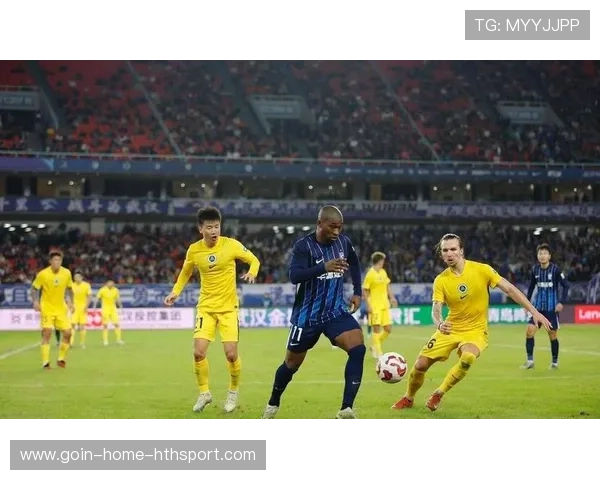 深圳新鹏城底线回敲瞬间形成空位射门